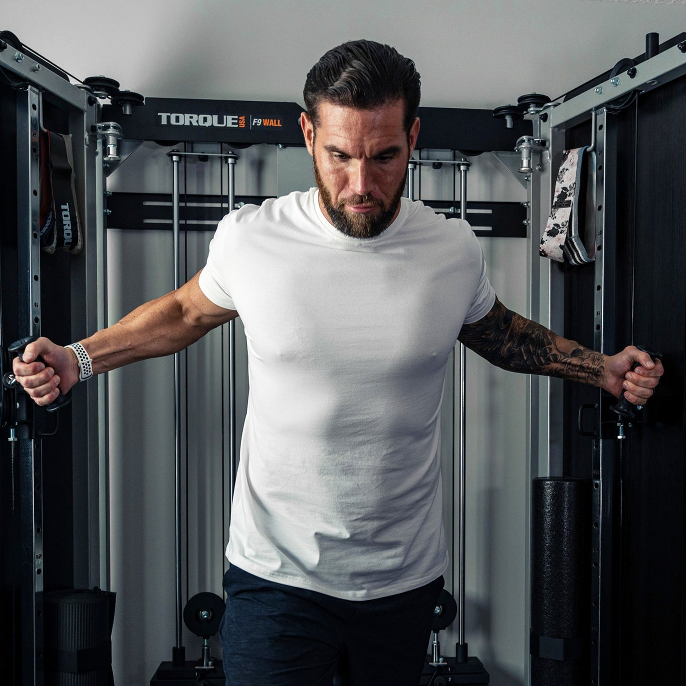 F9 Wall-Mounted Functional Trainer